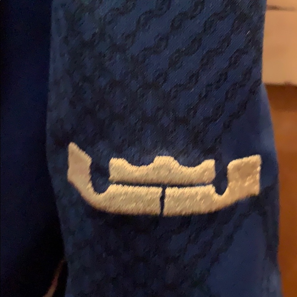 Boys gym shorts.  Damaged so priced low! - Picture 5 of 5